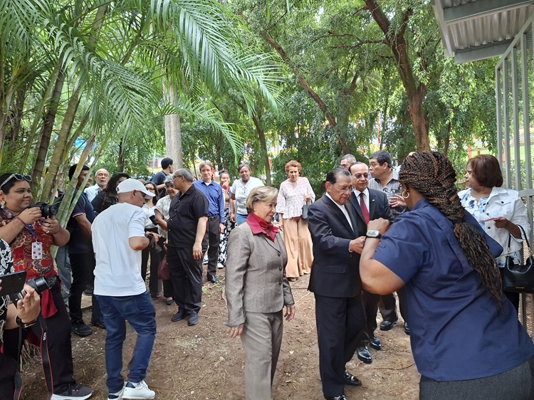 Inaugura1